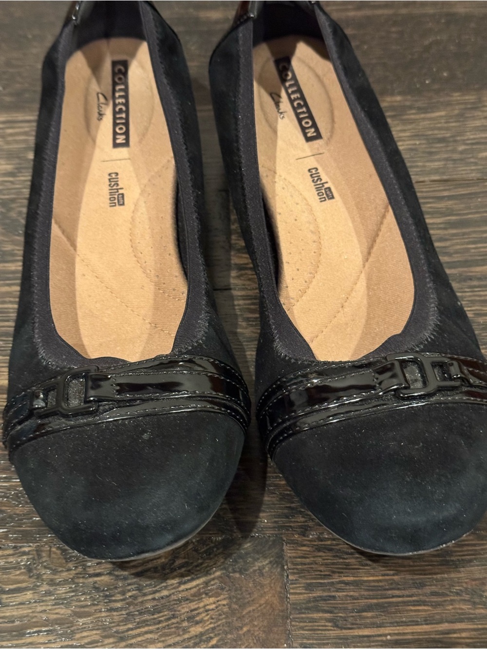 Clarks Collection Kinzie Light Black Suede Patent Buckle Wedge Flats - Size 9.5 - Picture 3 of 11